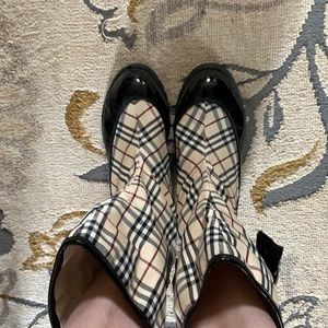 Size 7.5 Black, Cream, and Plaid Rain Boots.